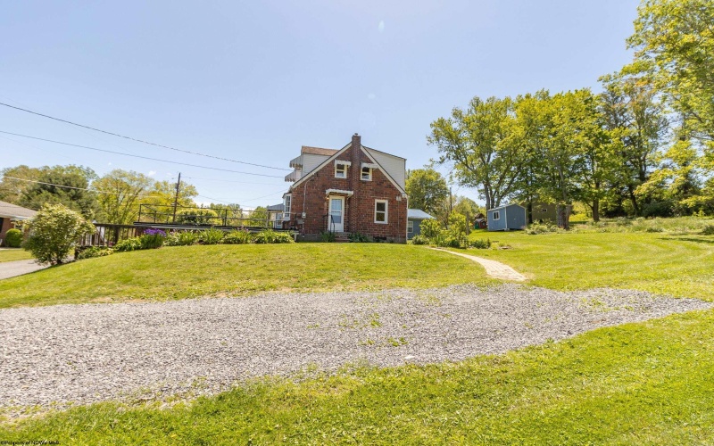 60 Bassel Addition Road, Clarksburg, West Virginia 26301, 2 Bedrooms Bedrooms, 5 Rooms Rooms,1 BathroomBathrooms,Single Family Detached,For Sale,Bassel Addition,10164806