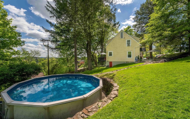 11 Sunset Drive, Fairmont, West Virginia 26554, 3 Bedrooms Bedrooms, 7 Rooms Rooms,1 BathroomBathrooms,Single Family Detached,For Sale,Sunset,10164824 11 Sunset Drive, Fairmont, West Virginia 26554, 3 Bedrooms Bedrooms, 7 Rooms Rooms,1 BathroomBathrooms,Single Family Detached,For Sale,Sunset,10164824