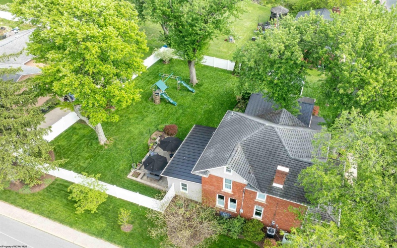 1360 Eastern Avenue, Morgantown, West Virginia 26505, 4 Bedrooms Bedrooms, 9 Rooms Rooms,3 BathroomsBathrooms,Single Family Detached,For Sale,Eastern,10164825