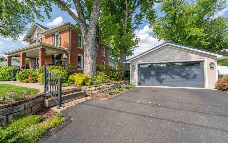 1360 Eastern Avenue, Morgantown, West Virginia 26505, 4 Bedrooms Bedrooms, 9 Rooms Rooms,3 BathroomsBathrooms,Single Family Detached,For Sale,Eastern,10164825