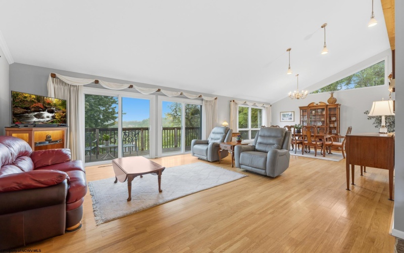 2 Ridge Place, Morgantown, West Virginia 26505, 4 Bedrooms Bedrooms, 10 Rooms Rooms,3 BathroomsBathrooms,Single Family Detached,For Sale,Ridge,10164833