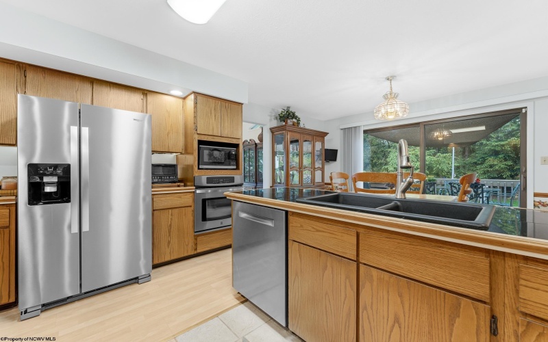2 Ridge Place, Morgantown, West Virginia 26505, 4 Bedrooms Bedrooms, 10 Rooms Rooms,3 BathroomsBathrooms,Single Family Detached,For Sale,Ridge,10164833