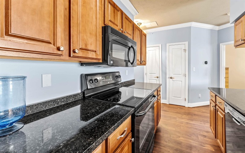 2524 Suncrest Village Drive, Morgantown, West Virginia 26505, 1 Bedroom Bedrooms, 5 Rooms Rooms,1 BathroomBathrooms,Single Family Attached,For Sale,Suncrest Village,10164838