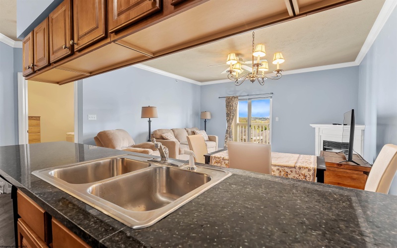 2524 Suncrest Village Drive, Morgantown, West Virginia 26505, 1 Bedroom Bedrooms, 5 Rooms Rooms,1 BathroomBathrooms,Single Family Attached,For Sale,Suncrest Village,10164838