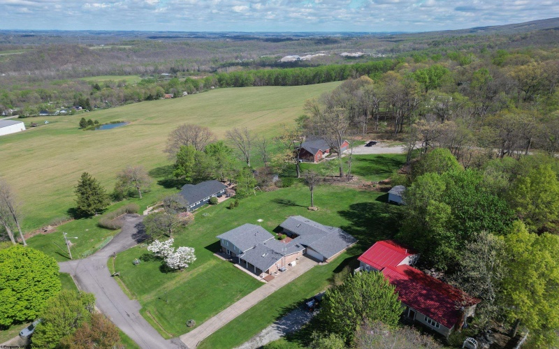 50 Hickory Hills Drive, Morgantown, West Virginia 26508, 4 Bedrooms Bedrooms, 9 Rooms Rooms,3 BathroomsBathrooms,Single Family Detached,For Sale,Hickory Hills,10164832