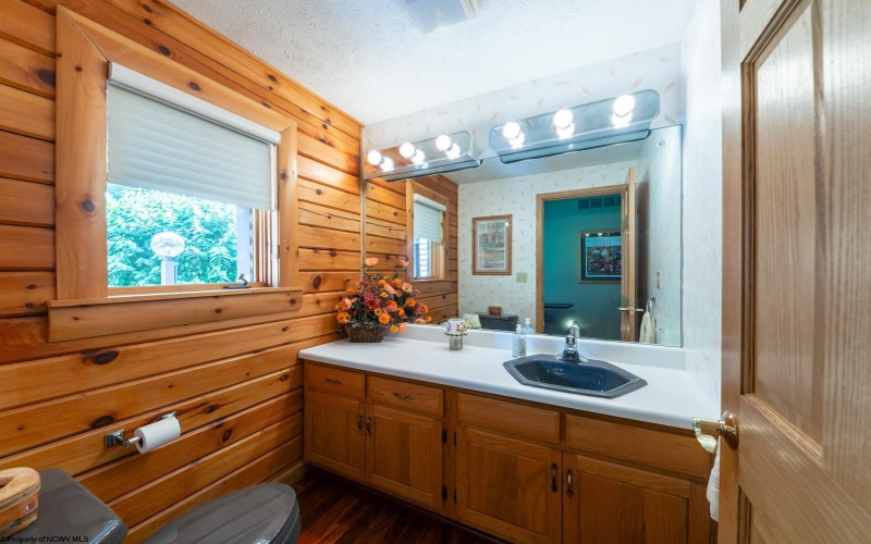 102 Country Club Court, Terra Alta, West Virginia 26764, 3 Bedrooms Bedrooms, 10 Rooms Rooms,3 BathroomsBathrooms,Single Family Detached,For Sale,Country Club,10164870