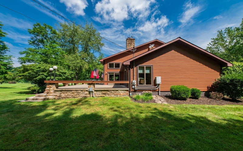 102 Country Club Court, Terra Alta, West Virginia 26764, 3 Bedrooms Bedrooms, 10 Rooms Rooms,3 BathroomsBathrooms,Single Family Detached,For Sale,Country Club,10164870