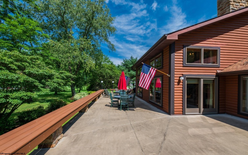 102 Country Club Court, Terra Alta, West Virginia 26764, 3 Bedrooms Bedrooms, 10 Rooms Rooms,3 BathroomsBathrooms,Single Family Detached,For Sale,Country Club,10164870