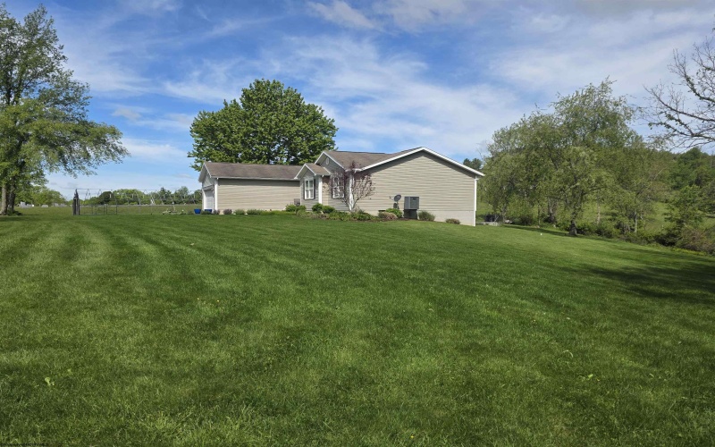 2776 Vista View Road, Kingwood, West Virginia 26537, 3 Bedrooms Bedrooms, 6 Rooms Rooms,2 BathroomsBathrooms,Single Family Detached,For Sale,Vista View,10164869