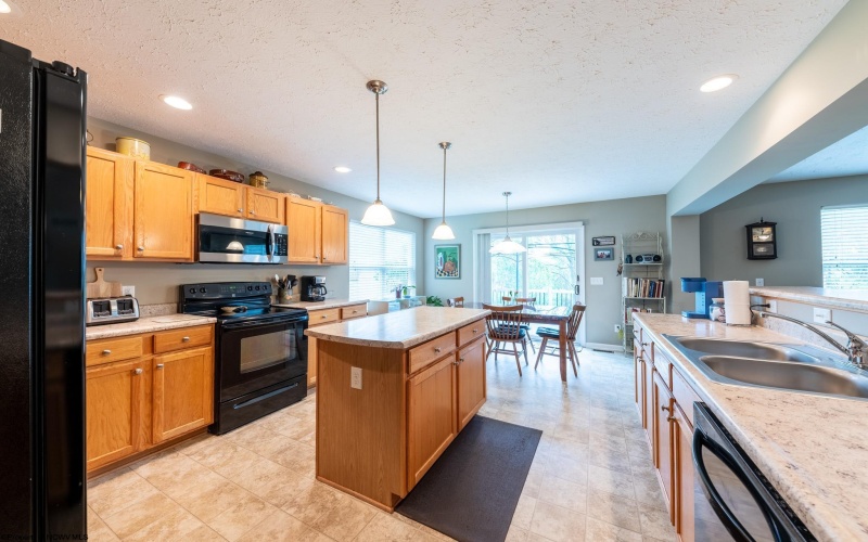 2776 Vista View Road, Kingwood, West Virginia 26537, 3 Bedrooms Bedrooms, 6 Rooms Rooms,2 BathroomsBathrooms,Single Family Detached,For Sale,Vista View,10164869