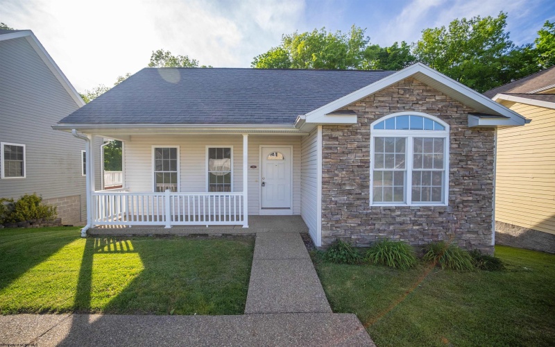 305 Butler Drive, Morgantown, West Virginia 26505, 2 Bedrooms Bedrooms, 5 Rooms Rooms,2 BathroomsBathrooms,Single Family Detached,For Sale,Butler,10164868