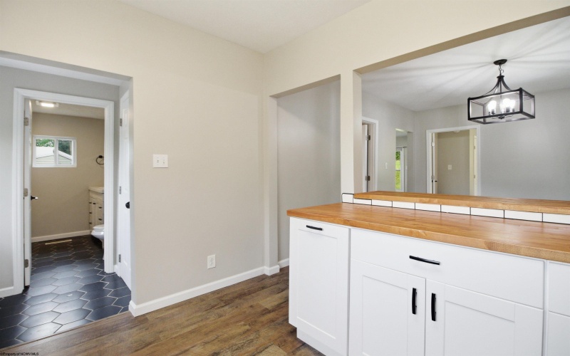 188 Parkway Drive, Clarksburg, West Virginia 26301, 2 Bedrooms Bedrooms, 5 Rooms Rooms,1 BathroomBathrooms,Single Family Detached,For Sale,Parkway,10164847 188 Parkway Drive, Clarksburg, West Virginia 26301, 2 Bedrooms Bedrooms, 5 Rooms Rooms,1 BathroomBathrooms,Single Family Detached,For Sale,Parkway,10164847