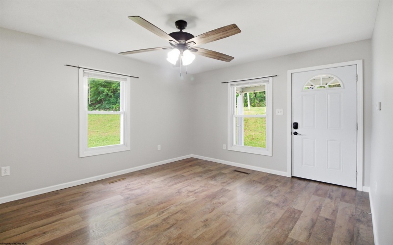 188 Parkway Drive, Clarksburg, West Virginia 26301, 2 Bedrooms Bedrooms, 5 Rooms Rooms,1 BathroomBathrooms,Single Family Detached,For Sale,Parkway,10164847 188 Parkway Drive, Clarksburg, West Virginia 26301, 2 Bedrooms Bedrooms, 5 Rooms Rooms,1 BathroomBathrooms,Single Family Detached,For Sale,Parkway,10164847