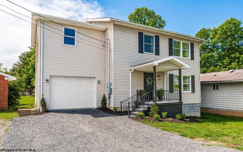 512 Wheeling Street, Morgantown, West Virginia 26501, 4 Bedrooms Bedrooms, 6 Rooms Rooms,2 BathroomsBathrooms,Single Family Detached,For Sale,Wheeling,10164863