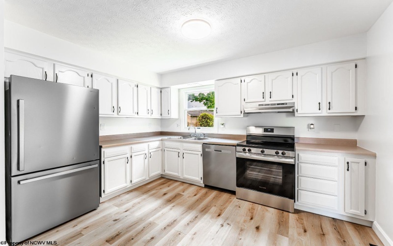 512 Wheeling Street, Morgantown, West Virginia 26501, 4 Bedrooms Bedrooms, 6 Rooms Rooms,2 BathroomsBathrooms,Single Family Detached,For Sale,Wheeling,10164863