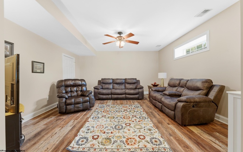411 Harwich Circle, Morgantown, West Virginia 26508, 4 Bedrooms Bedrooms, 9 Rooms Rooms,3 BathroomsBathrooms,Single Family Detached,For Sale,Harwich,10164859