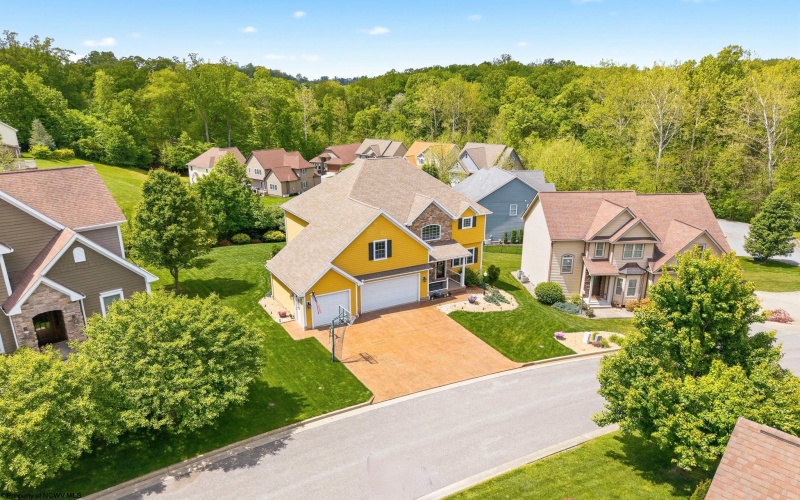 411 Harwich Circle, Morgantown, West Virginia 26508, 4 Bedrooms Bedrooms, 9 Rooms Rooms,3 BathroomsBathrooms,Single Family Detached,For Sale,Harwich,10164859