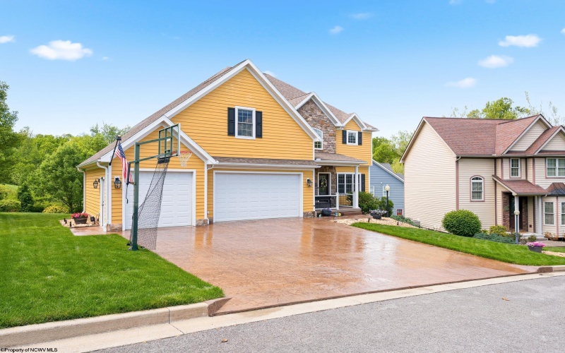 411 Harwich Circle, Morgantown, West Virginia 26508, 4 Bedrooms Bedrooms, 9 Rooms Rooms,3 BathroomsBathrooms,Single Family Detached,For Sale,Harwich,10164859