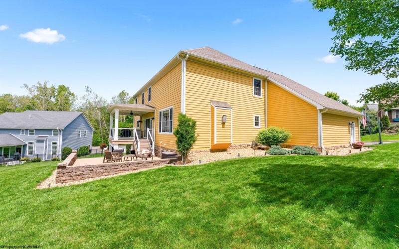 411 Harwich Circle, Morgantown, West Virginia 26508, 4 Bedrooms Bedrooms, 9 Rooms Rooms,3 BathroomsBathrooms,Single Family Detached,For Sale,Harwich,10164859