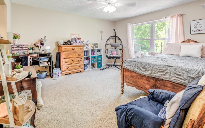 147 Craig Run Road, Rivesville, West Virginia 26588, 4 Bedrooms Bedrooms, 10 Rooms Rooms,3 BathroomsBathrooms,Single Family Detached,For Sale,Craig Run,10164860