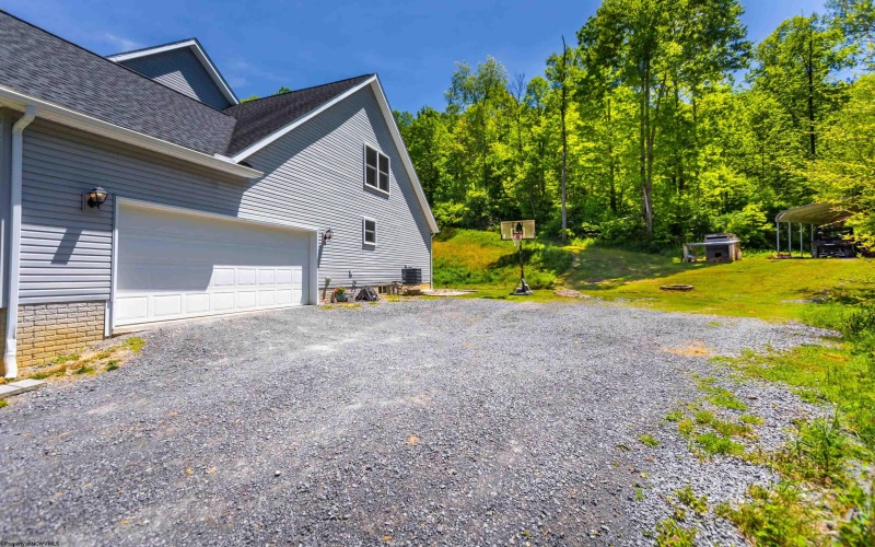 147 Craig Run Road, Rivesville, West Virginia 26588, 4 Bedrooms Bedrooms, 10 Rooms Rooms,3 BathroomsBathrooms,Single Family Detached,For Sale,Craig Run,10164860