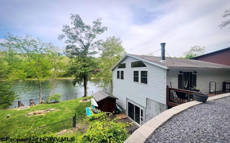 378 White Island Road, Fairmont, West Virginia 26554, 2 Bedrooms Bedrooms, 6 Rooms Rooms,2 BathroomsBathrooms,Single Family Detached,For Sale,White Island,10164880