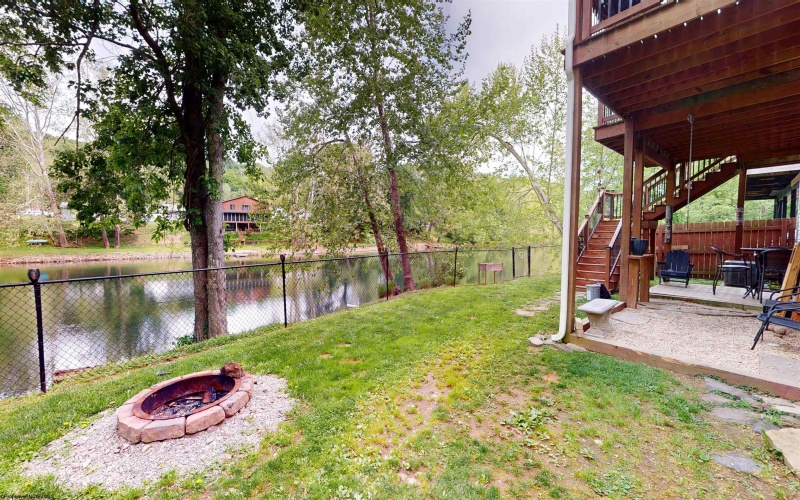 378 White Island Road, Fairmont, West Virginia 26554, 2 Bedrooms Bedrooms, 6 Rooms Rooms,2 BathroomsBathrooms,Single Family Detached,For Sale,White Island,10164880