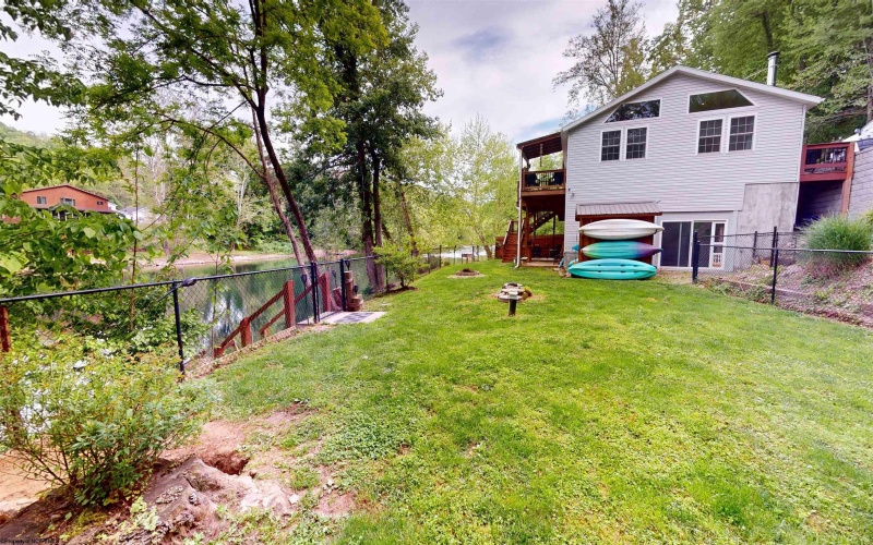 378 White Island Road, Fairmont, West Virginia 26554, 2 Bedrooms Bedrooms, 6 Rooms Rooms,2 BathroomsBathrooms,Single Family Detached,For Sale,White Island,10164880