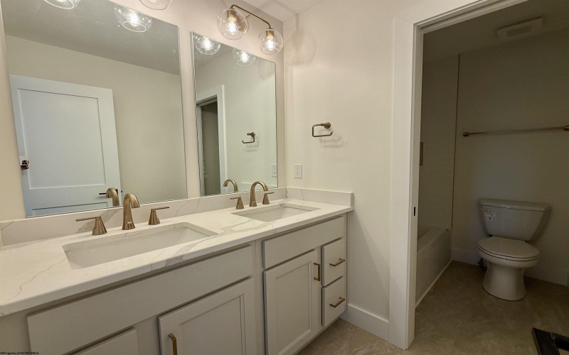 209 Farm Brook Lane, Morgantown, West Virginia 26505, 4 Bedrooms Bedrooms, 8 Rooms Rooms,3 BathroomsBathrooms,Single Family Detached,For Sale,Farm Brook,10164879