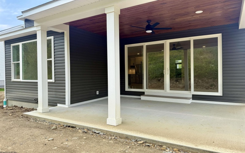 209 Farm Brook Lane, Morgantown, West Virginia 26505, 4 Bedrooms Bedrooms, 8 Rooms Rooms,3 BathroomsBathrooms,Single Family Detached,For Sale,Farm Brook,10164879