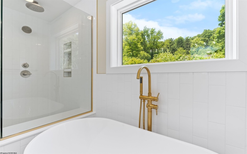 209 Farm Brook Lane, Morgantown, West Virginia 26505, 4 Bedrooms Bedrooms, 8 Rooms Rooms,3 BathroomsBathrooms,Single Family Detached,For Sale,Farm Brook,10164879