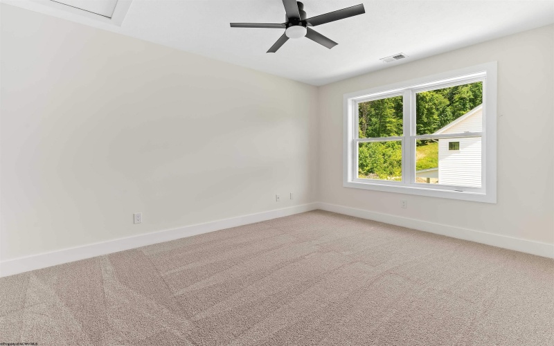209 Farm Brook Lane, Morgantown, West Virginia 26505, 4 Bedrooms Bedrooms, 8 Rooms Rooms,3 BathroomsBathrooms,Single Family Detached,For Sale,Farm Brook,10164879