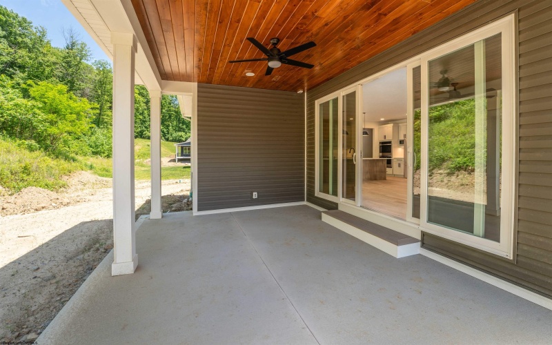 209 Farm Brook Lane, Morgantown, West Virginia 26505, 4 Bedrooms Bedrooms, 8 Rooms Rooms,3 BathroomsBathrooms,Single Family Detached,For Sale,Farm Brook,10164879
