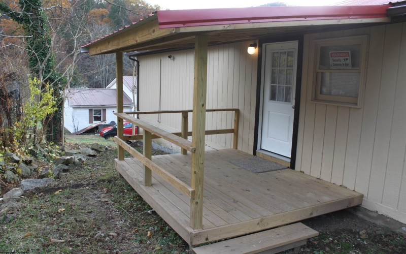 36 Fryer Alley, Webster Springs, West Virginia 26288, 3 Bedrooms Bedrooms, 6 Rooms Rooms,1 BathroomBathrooms,Single Family Detached,For Sale,Fryer,10162421