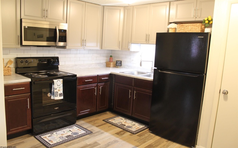 36 Fryer Alley, Webster Springs, West Virginia 26288, 3 Bedrooms Bedrooms, 6 Rooms Rooms,1 BathroomBathrooms,Single Family Detached,For Sale,Fryer,10162421