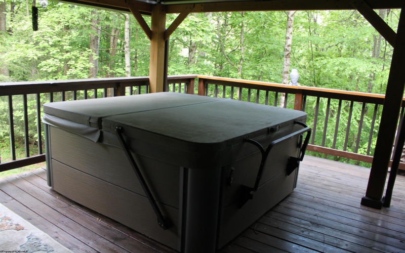 1998 Point Mountain Road, Webster Springs, West Virginia 26288-9998, 3 Bedrooms Bedrooms, 11 Rooms Rooms,2 BathroomsBathrooms,Single Family Detached,For Sale,Point Mountain,10164877