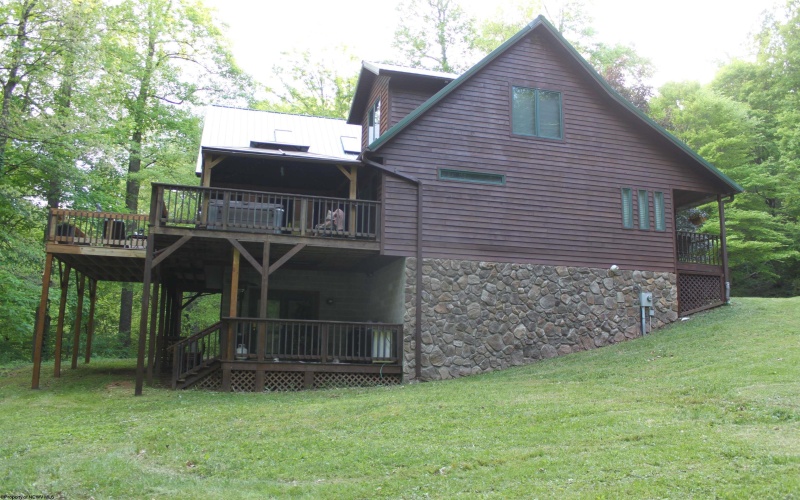 1998 Point Mountain Road, Webster Springs, West Virginia 26288-9998, 3 Bedrooms Bedrooms, 11 Rooms Rooms,2 BathroomsBathrooms,Single Family Detached,For Sale,Point Mountain,10164877