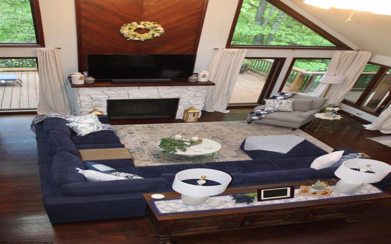 1998 Point Mountain Road, Webster Springs, West Virginia 26288-9998, 3 Bedrooms Bedrooms, 11 Rooms Rooms,2 BathroomsBathrooms,Single Family Detached,For Sale,Point Mountain,10164877