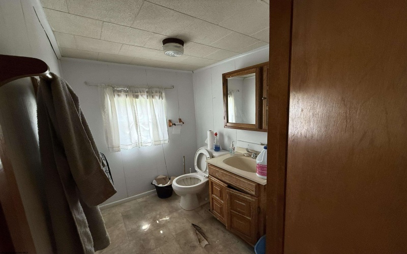 402 Center Street, Elkins, West Virginia 26241, 3 Bedrooms Bedrooms, 6 Rooms Rooms,1 BathroomBathrooms,Single Family Detached,For Sale,Center,10164881