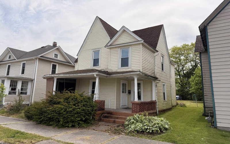 402 Center Street, Elkins, West Virginia 26241, 3 Bedrooms Bedrooms, 6 Rooms Rooms,1 BathroomBathrooms,Single Family Detached,For Sale,Center,10164881