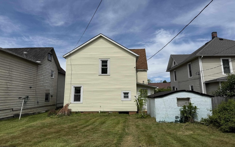 402 Center Street, Elkins, West Virginia 26241, 3 Bedrooms Bedrooms, 6 Rooms Rooms,1 BathroomBathrooms,Single Family Detached,For Sale,Center,10164881