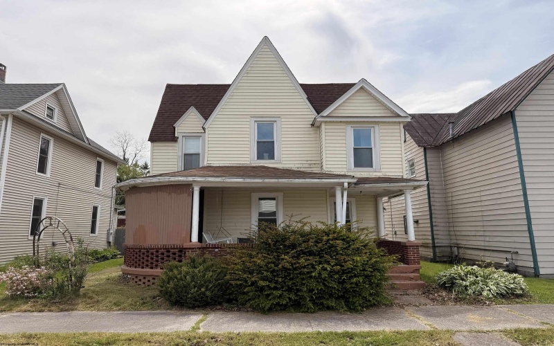 402 Center Street, Elkins, West Virginia 26241, 3 Bedrooms Bedrooms, 6 Rooms Rooms,1 BathroomBathrooms,Single Family Detached,For Sale,Center,10164881