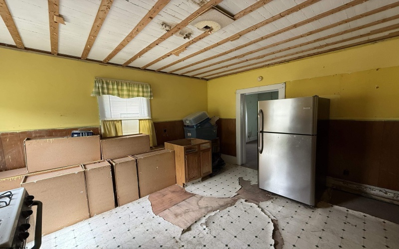 402 Center Street, Elkins, West Virginia 26241, 3 Bedrooms Bedrooms, 6 Rooms Rooms,1 BathroomBathrooms,Single Family Detached,For Sale,Center,10164881