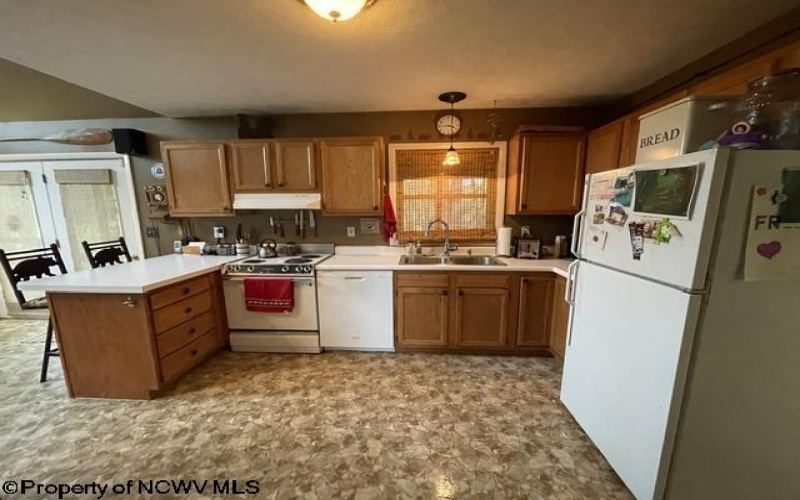 634 Joe Gibson Road, Newburg, West Virginia 26410, 1 Bedroom Bedrooms, 5 Rooms Rooms,1 BathroomBathrooms,Single Family Detached,For Sale,Joe Gibson,10164884