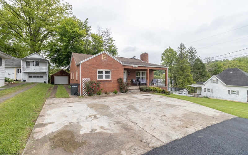 111 Vine Street, Fairmont, West Virginia 26554, 3 Bedrooms Bedrooms, 5 Rooms Rooms,1 BathroomBathrooms,Single Family Detached,For Sale,Vine,10164886