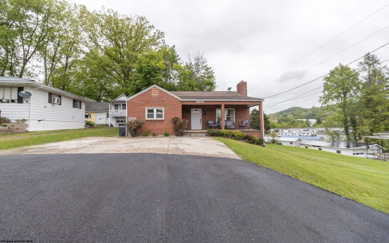 111 Vine Street, Fairmont, West Virginia 26554, 3 Bedrooms Bedrooms, 5 Rooms Rooms,1 BathroomBathrooms,Single Family Detached,For Sale,Vine,10164886