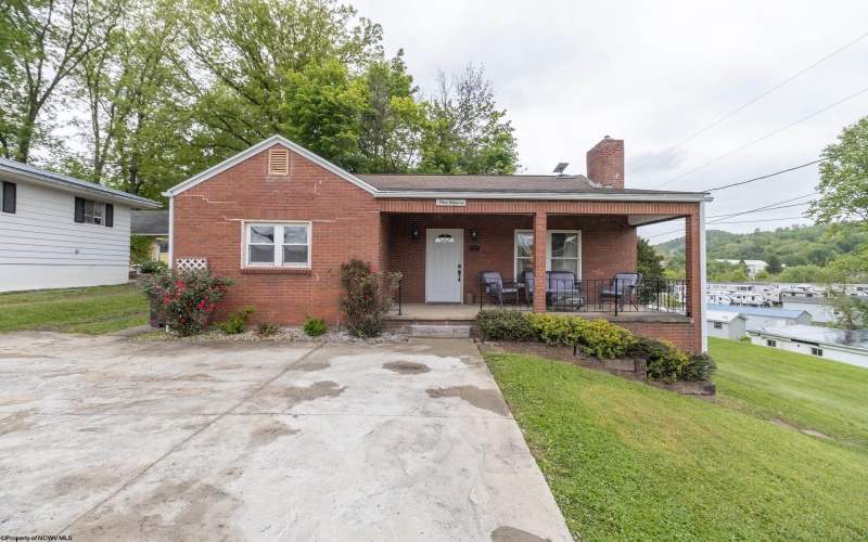 111 Vine Street, Fairmont, West Virginia 26554, 3 Bedrooms Bedrooms, 5 Rooms Rooms,1 BathroomBathrooms,Single Family Detached,For Sale,Vine,10164886
