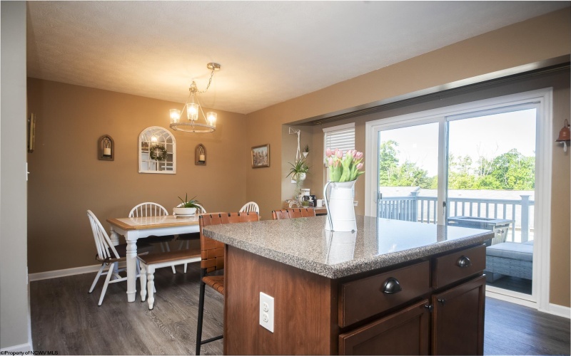 206 Summerfield Drive, Morgantown, West Virginia 26508, 3 Bedrooms Bedrooms, 7 Rooms Rooms,2 BathroomsBathrooms,Single Family Attached,For Sale,Summerfield,10164890