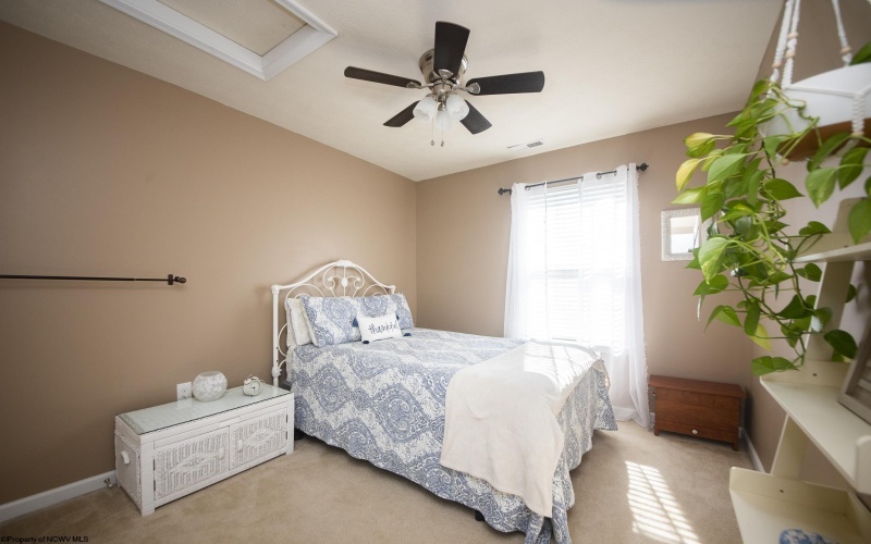206 Summerfield Drive, Morgantown, West Virginia 26508, 3 Bedrooms Bedrooms, 7 Rooms Rooms,2 BathroomsBathrooms,Single Family Attached,For Sale,Summerfield,10164890