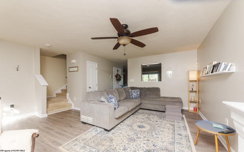 206 Summerfield Drive, Morgantown, West Virginia 26508, 3 Bedrooms Bedrooms, 7 Rooms Rooms,2 BathroomsBathrooms,Single Family Attached,For Sale,Summerfield,10164890